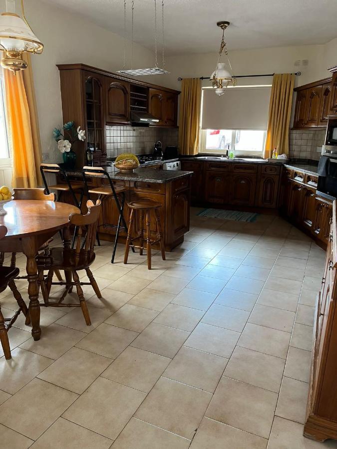 Groundfloor Apartment By The Sea, Fabulous Views St. Paul's Bay Esterno foto